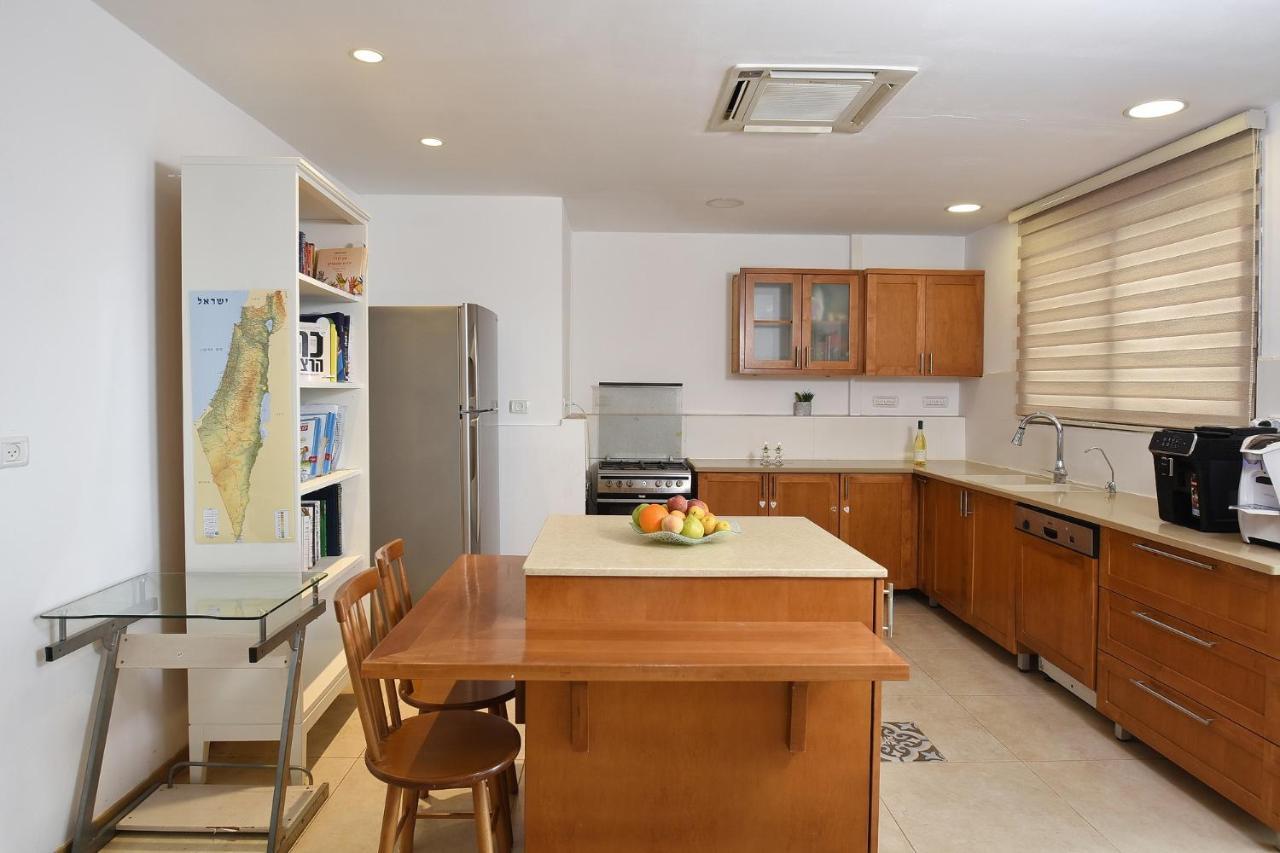 Levication 2 Bedrooms Pool&Jacuzzi Тверия Экстерьер фото