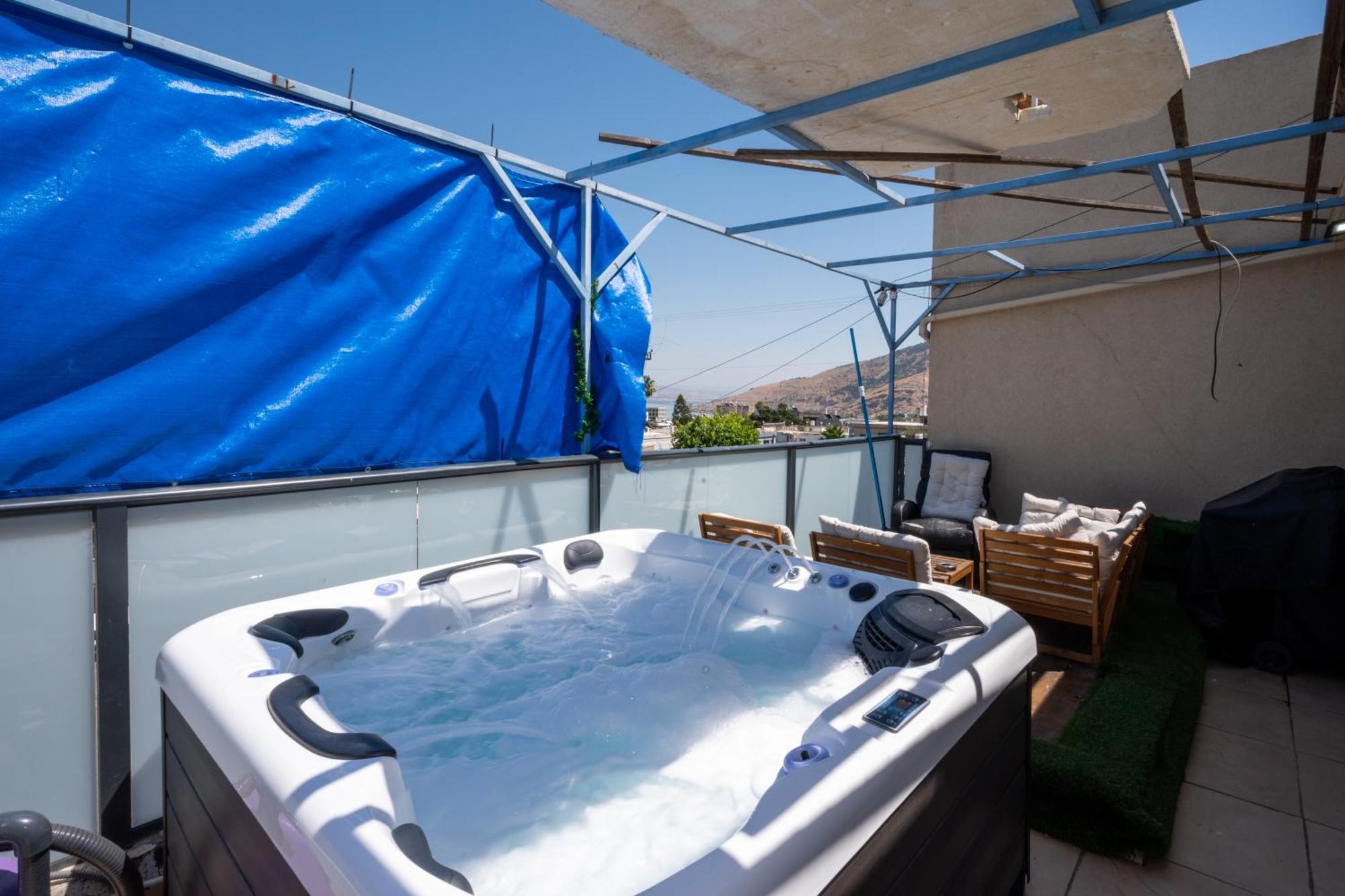 Levication 2 Bedrooms Pool&Jacuzzi Тверия Экстерьер фото