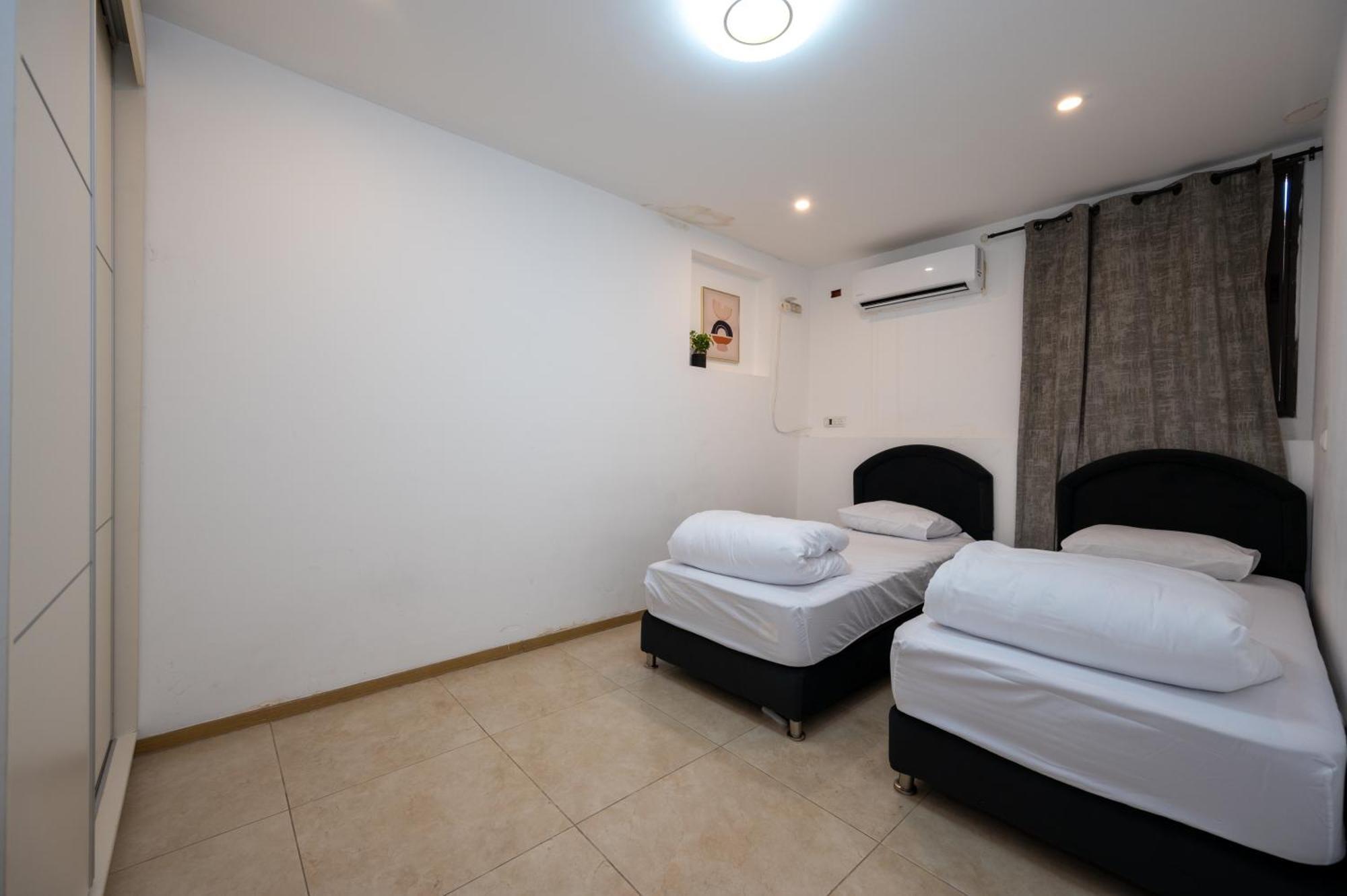 Levication 2 Bedrooms Pool&Jacuzzi Тверия Экстерьер фото